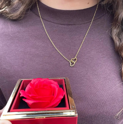 חבילת יום האהבה - אריזה רומנטית + ורד אדום + שרשרת בגוון זהב